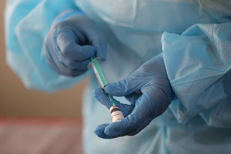 Рекордное число южноуральцев пришли в выходные на прививки в ТРК
