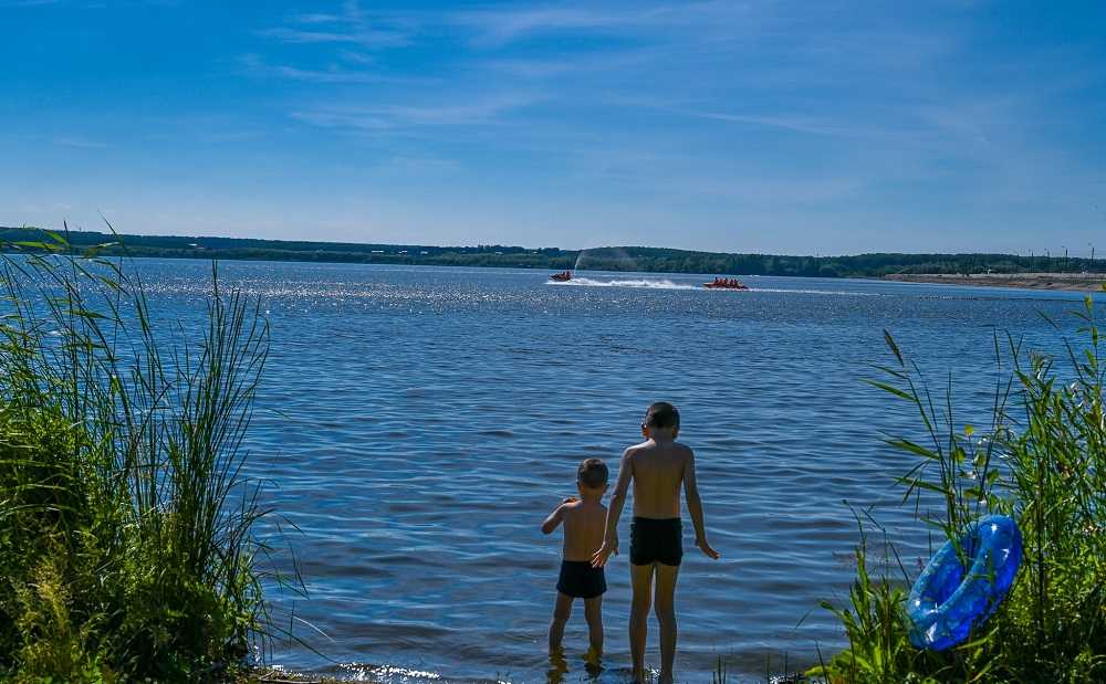 Озеро у границ Челябинской области назвали в числе самых популярных для отдыха в 2021 году