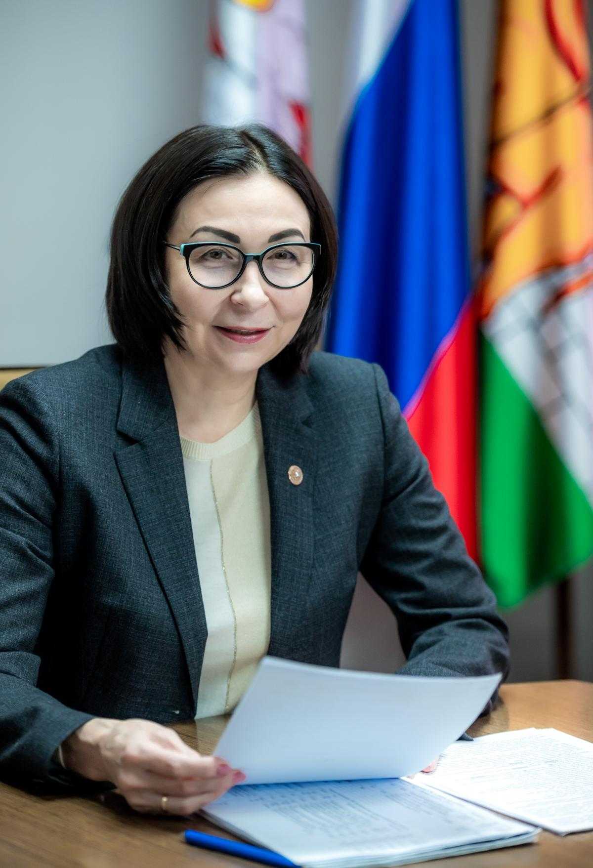 Наталья Котова выступила с отчетом перед собранием городских депутатов 