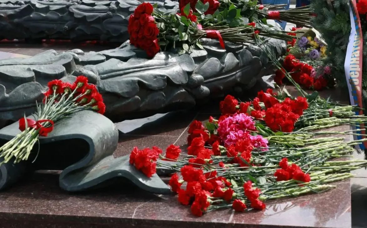 На заводе в Копейске открыли Аллею Памяти 