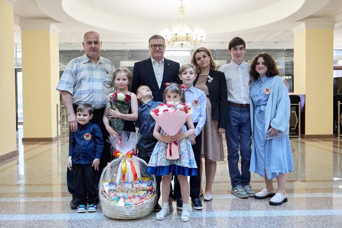 Владимир Путин провёл встречу с южноуральской семьёй