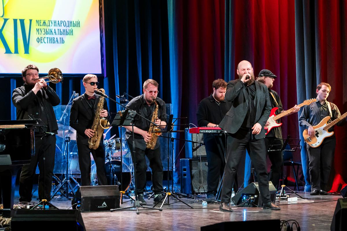 Фестиваль «Весенний Бит» подарил челябинцам незабываемый гала концерт