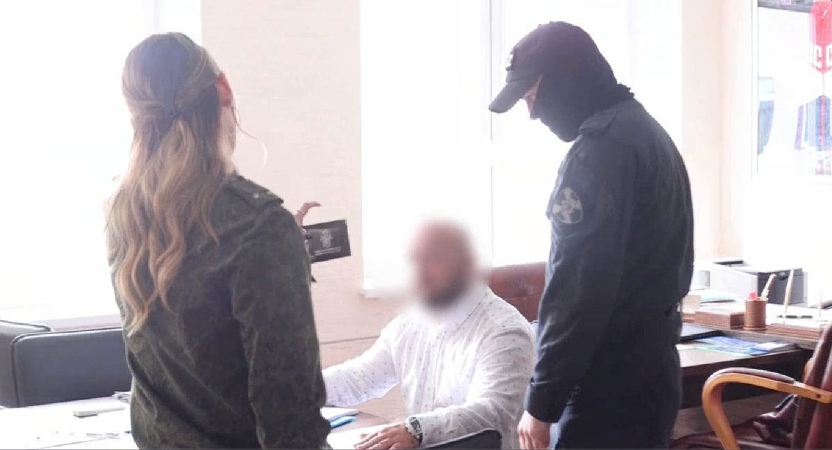 Экс-руководителя челябинского вуза будут судить за взятки от студентов