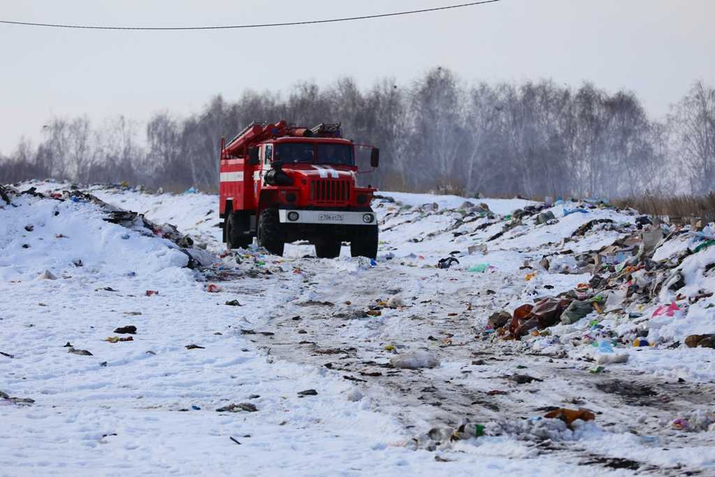 В Металлургическом районе Челябинска вспыхнул трактор