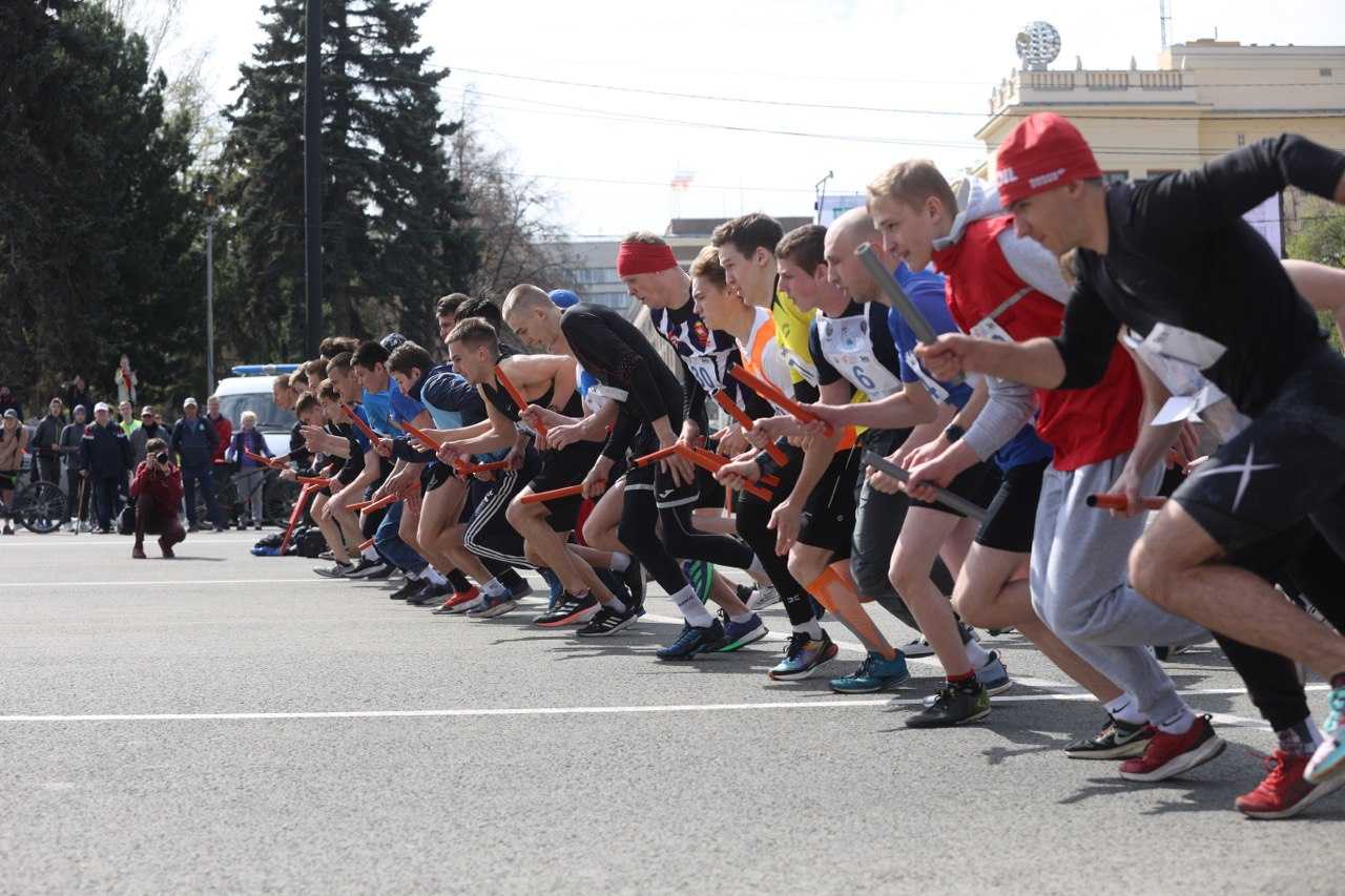 Легкоатлетическая эстафета собрала в Челябинске спортсменов всех возрастов