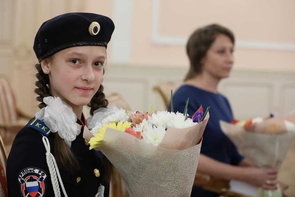 В Челябинске наградили ребят, проявивших отвагу в спасении сверстников