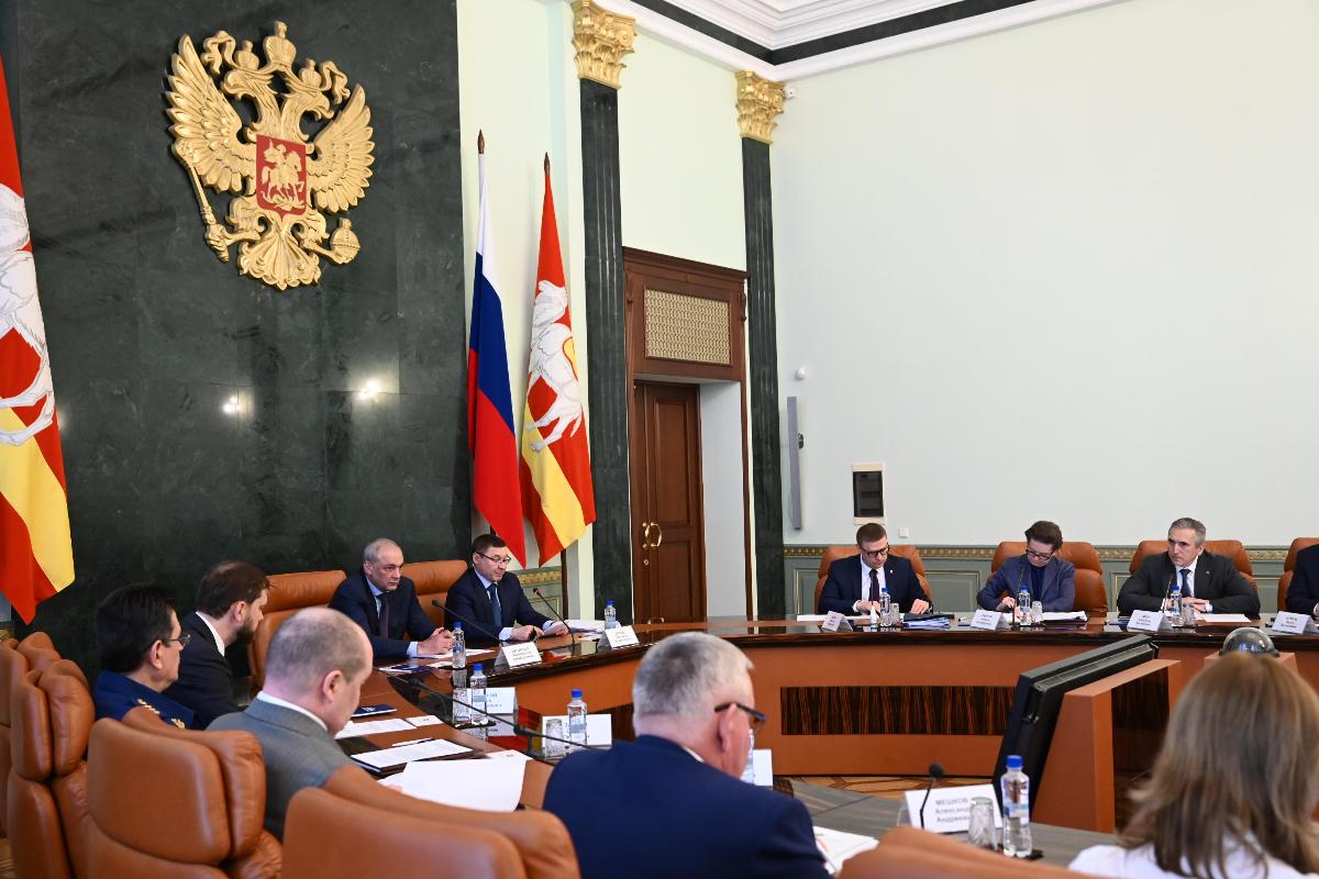 В правительстве области состоялся семинар-совещание по вопросам государственной национальной политики РФ