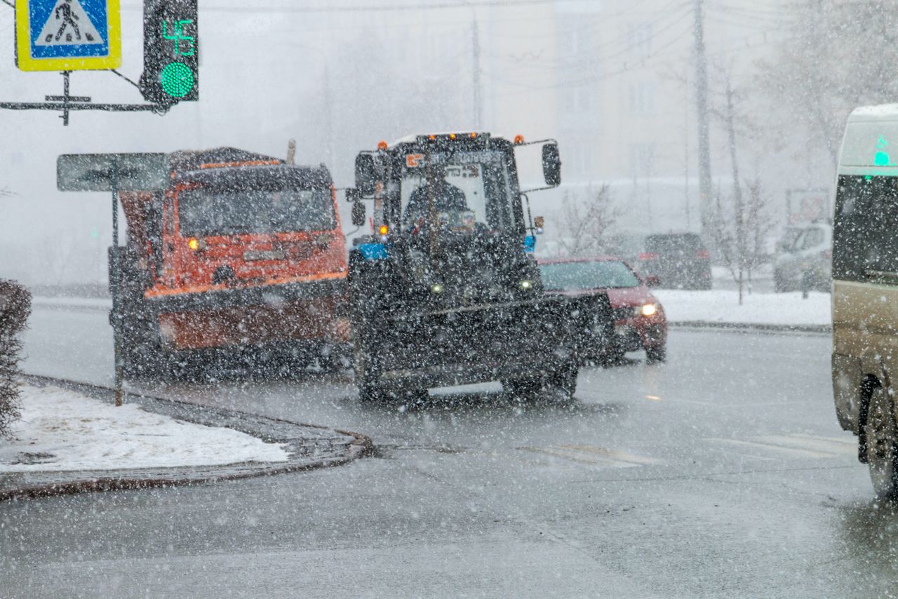 Челябинский аэропорт закрылся из-за сильного снегопада