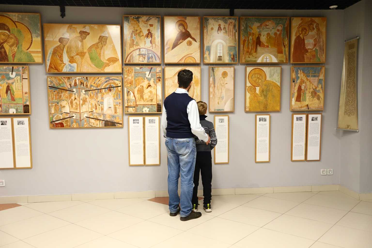 В Челябинске открылась выставка фресок иконописца Дионисия