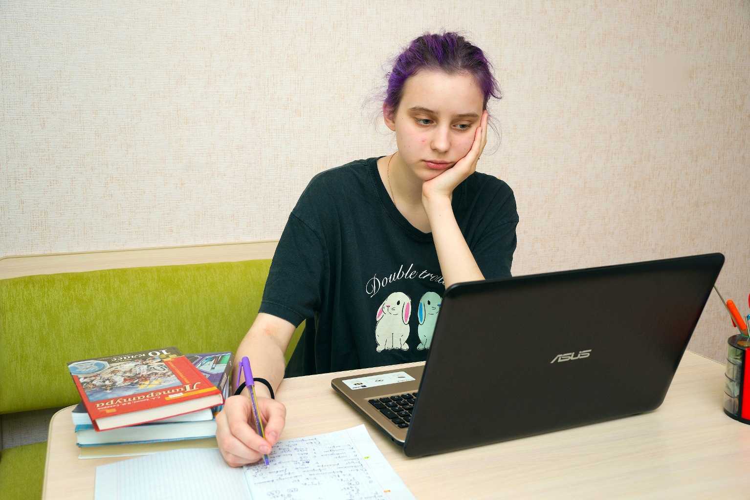 Почему южноуральских школьников пришлось перевести на дистант