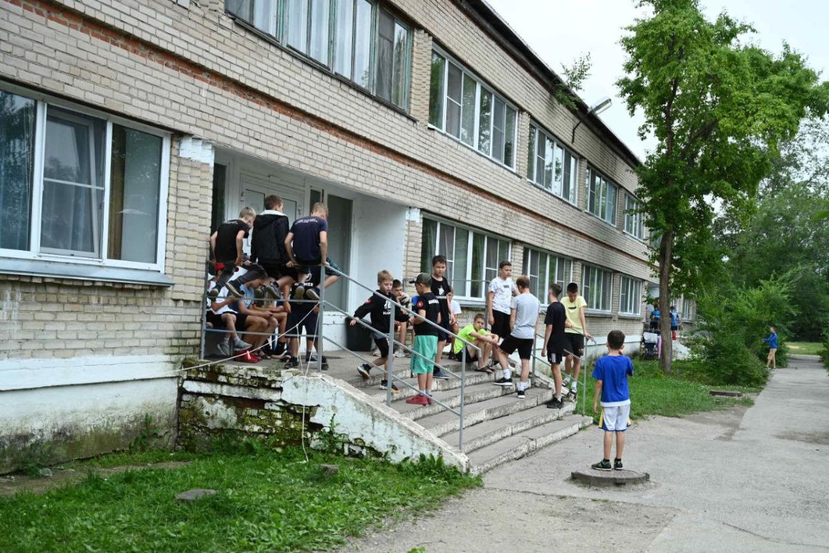 В УрФО за период летней оздоровительной компании планируют отдохнуть около 2000 детей из ДНР и ЛНР