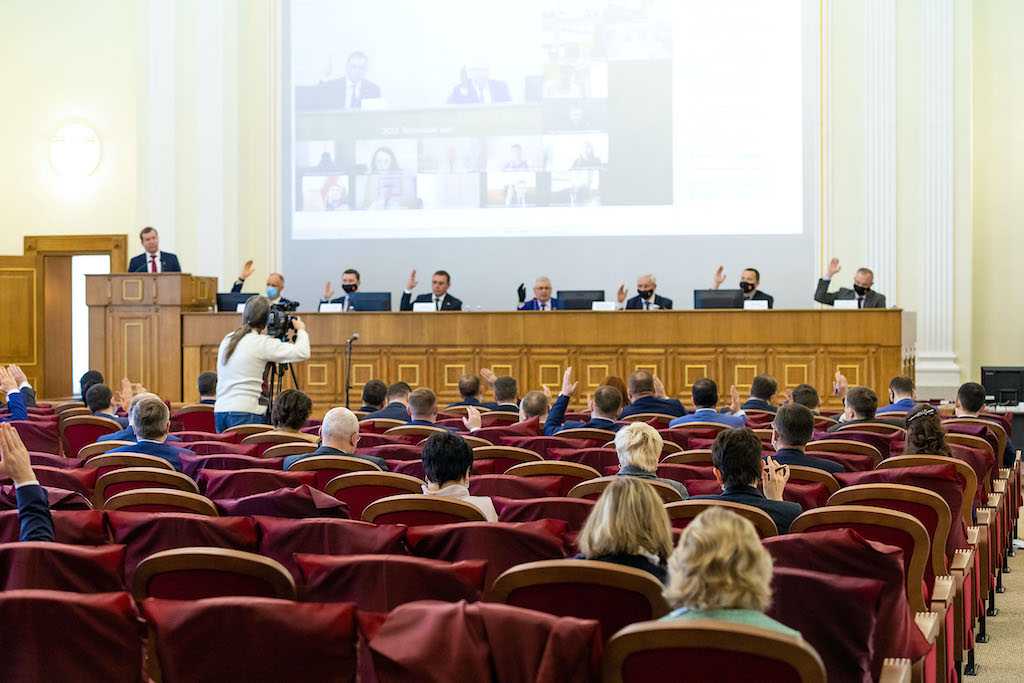 Депутаты утвердили 19 членов Общественной палаты Челябинской области