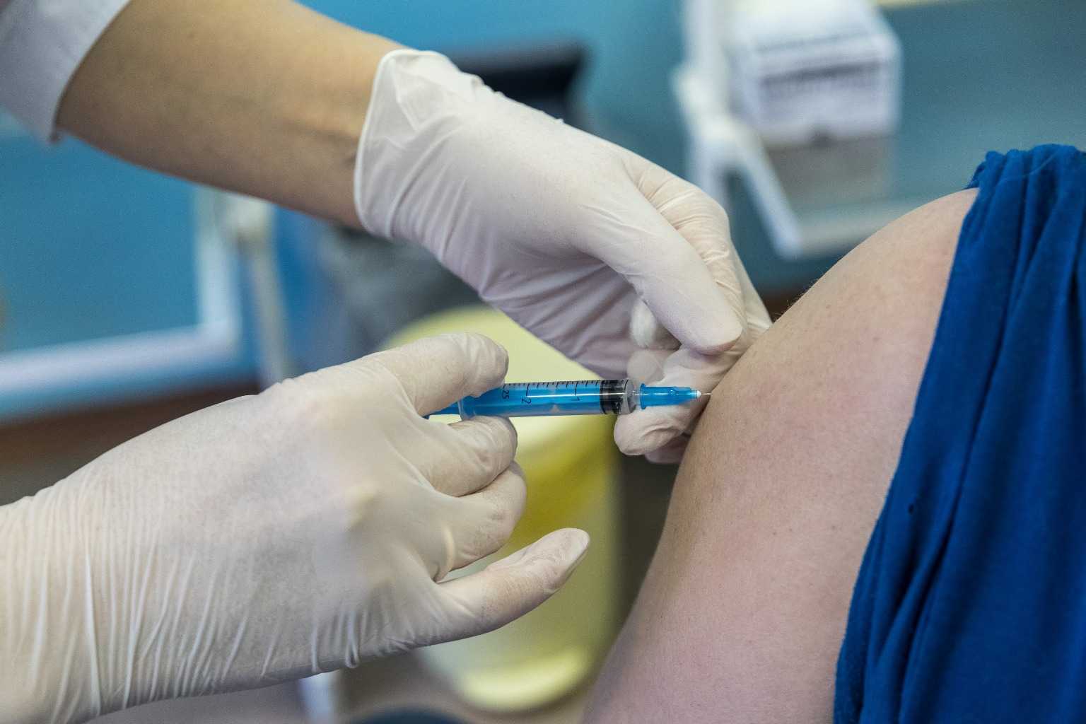 Медик Татьяна Колчинская рассказала, кому нужна прививка от желтой лихорадки