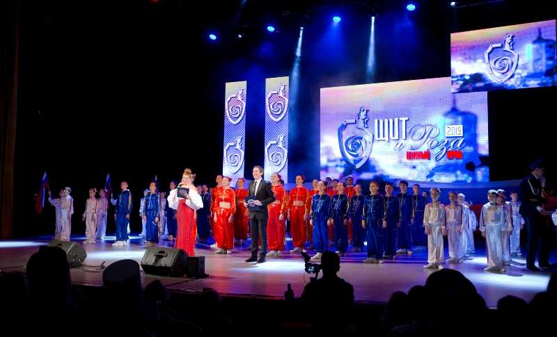 В Челябинске женщинам-силовикам вручили премию «Щит и роза»