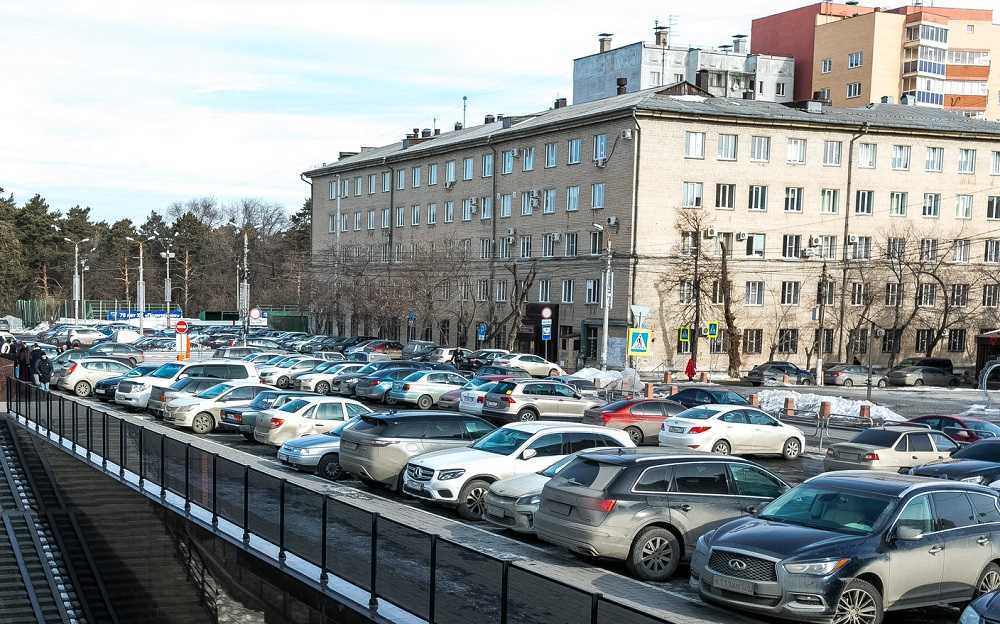 Сколько у южноуральцев легковых автомобилей и далеко ли нам до Москвы