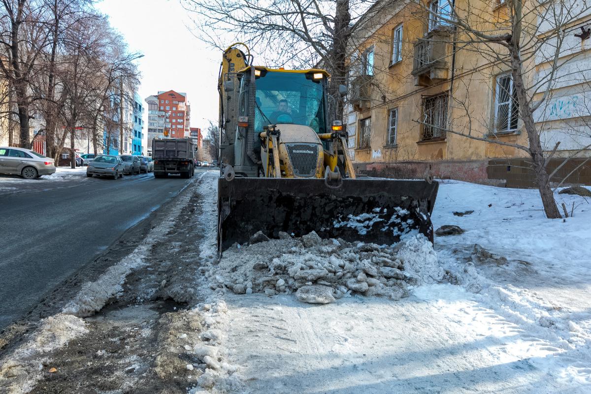 За прошлые сутки из Челябинска вывезено 16,6 тысяч кубометров снега