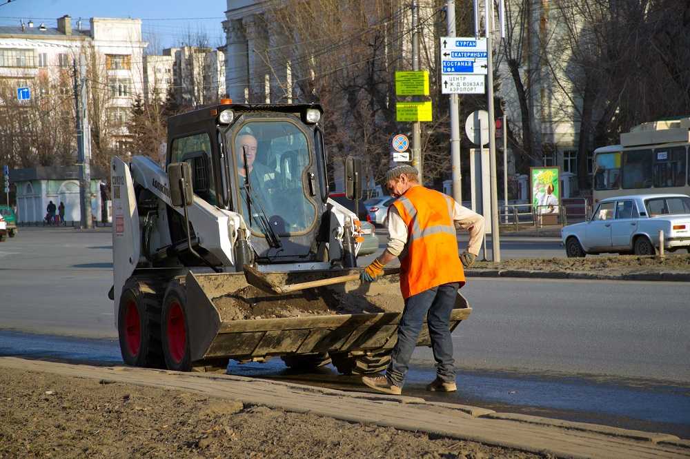 Челябинску  от безработицы могут помочь уборка улиц и строительство больниц