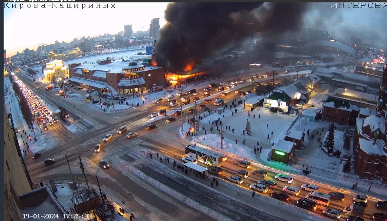 На рынке в центре Челябинска крупный пожар | 19.01.2024 | Челябинск -  БезФормата