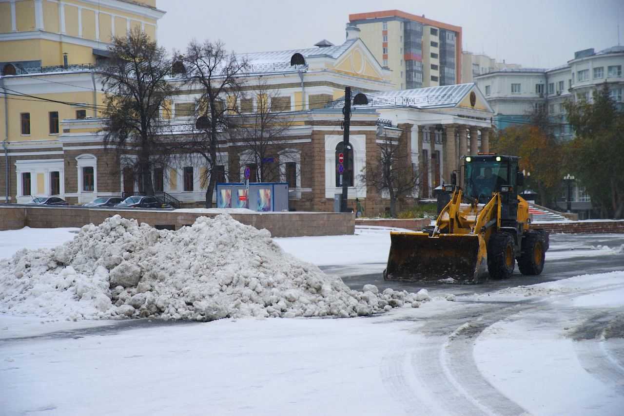 Из Челябинска вывезли более 2700 кубов снега