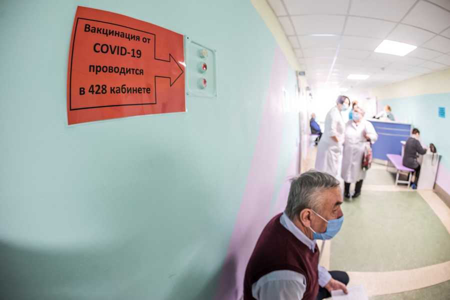 Названа стоимость российских вакцин от коронавируса