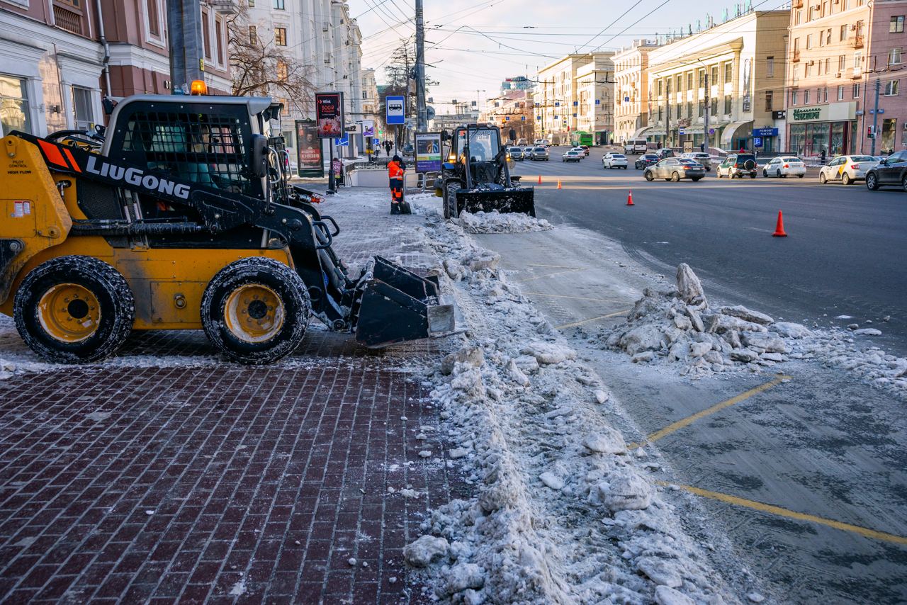 Челябинские подрядчики получают замечания за лед на тротуарах