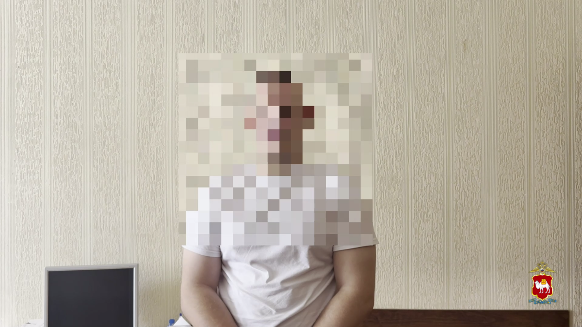 Челябинские полицейские задержали мужчину за граффити с рекламой наркошопов