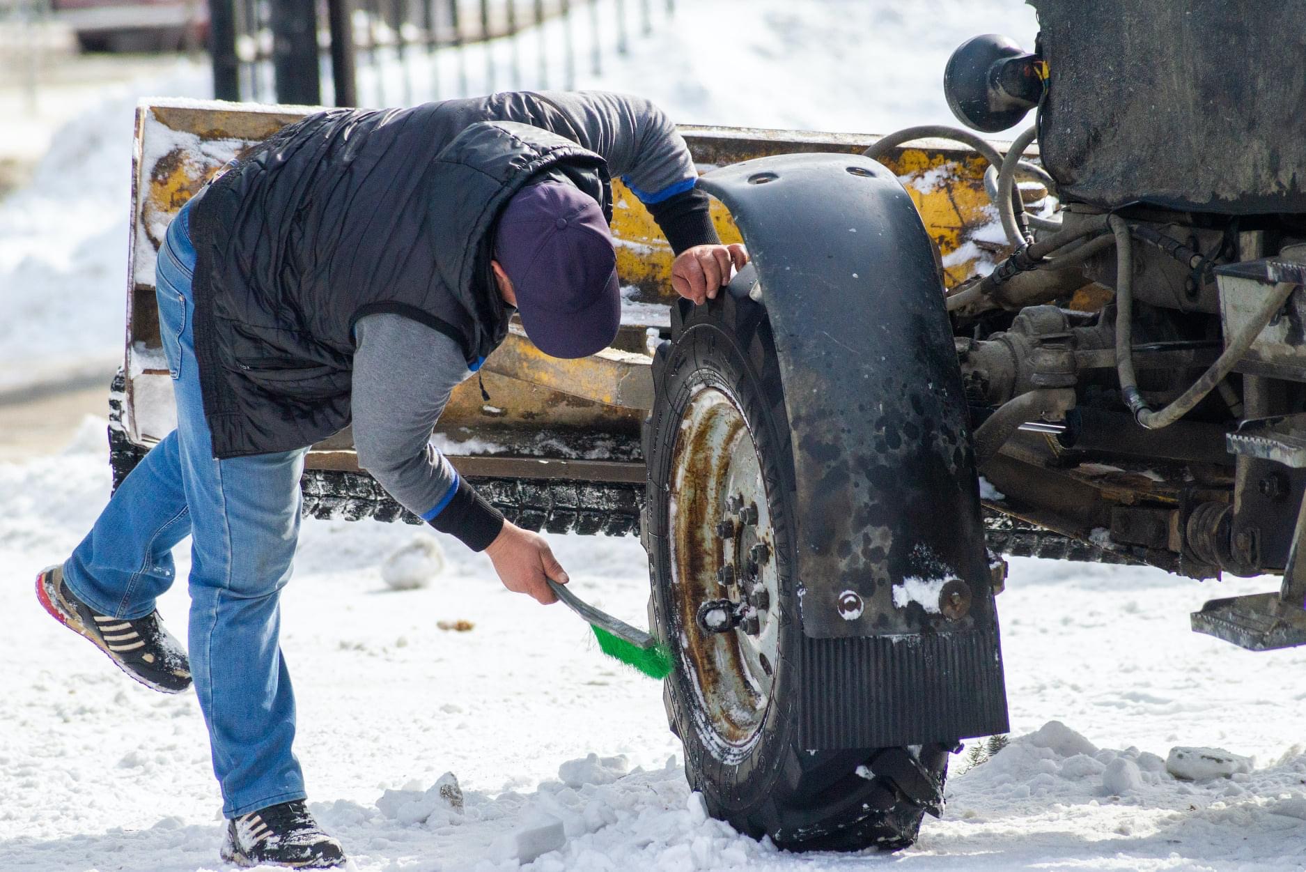 Утренний снегопад добавит работы дорожным службам в Челябинской области 