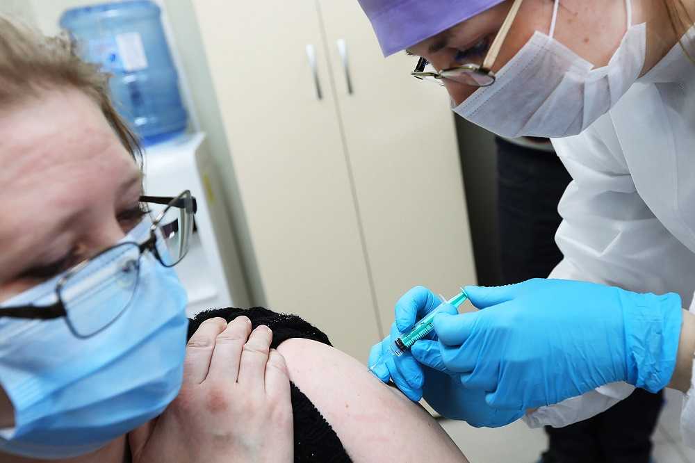 Челябинцы смогут поставить прививку от коронавируса в ТРК с 20 марта
