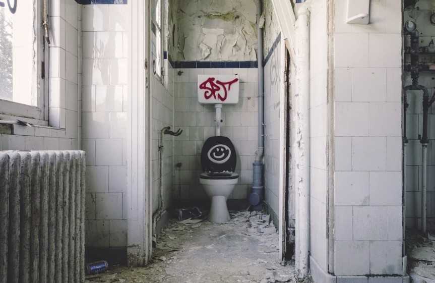 Плохое состояние школьных туалетов обрушило рейтинг южноуральского мэра