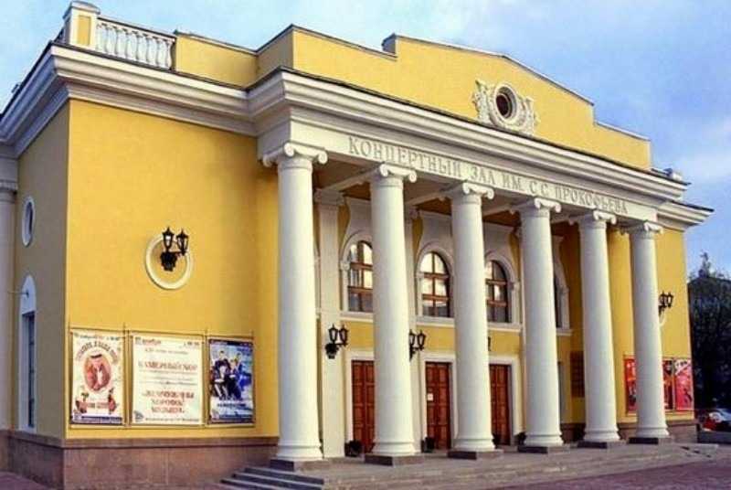 Челябинская филармония пригласила ветеранов на концерт