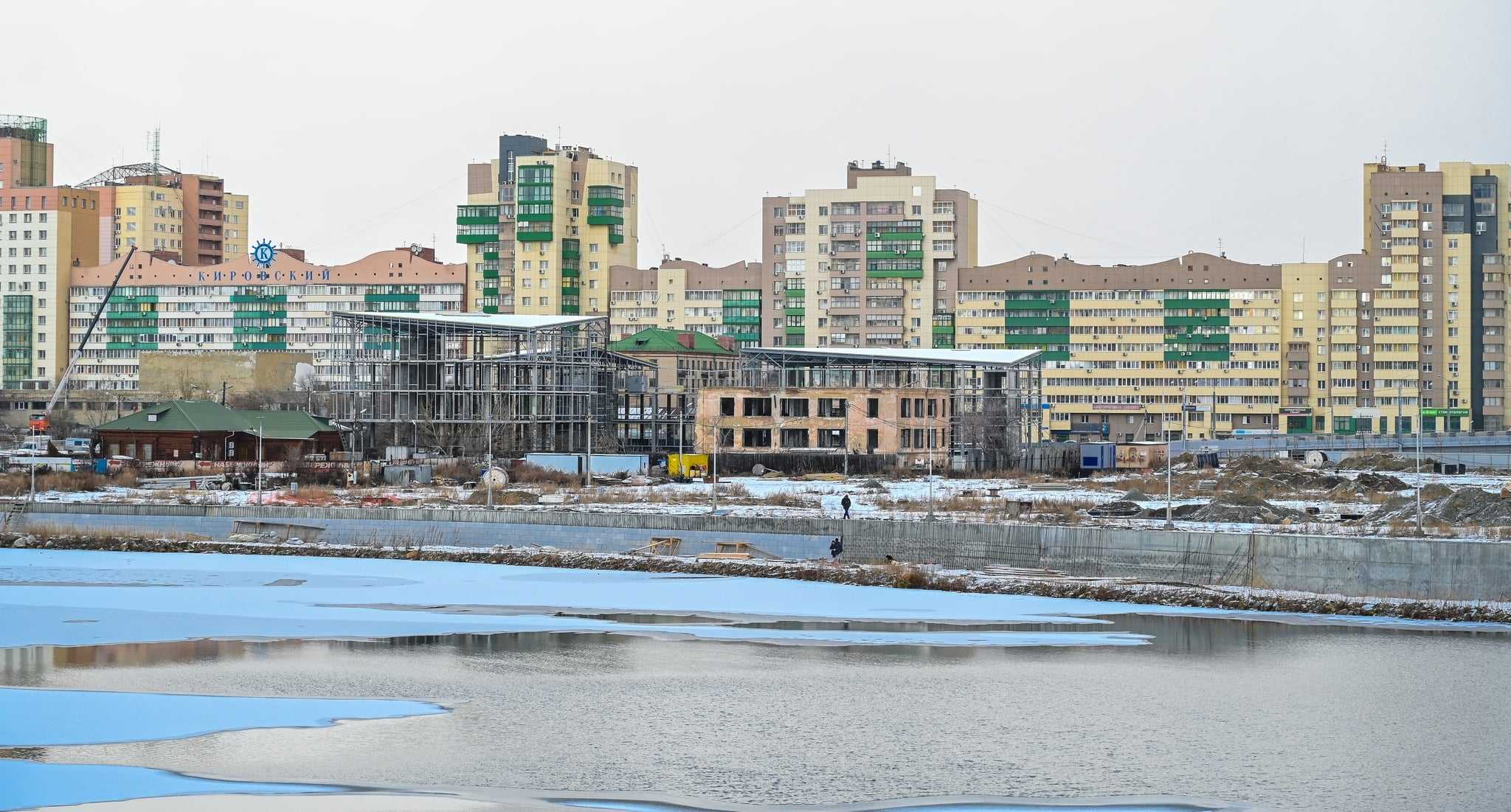 В Челябинске возобновили строительство набережной у филармонии