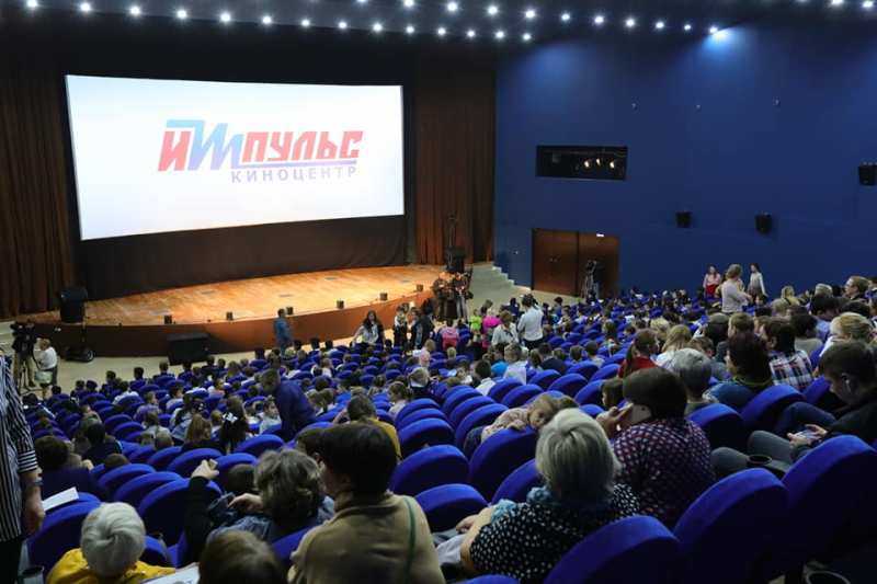Новый кинозал в Челябинске открылся фильмом «Псы под прикрытием»