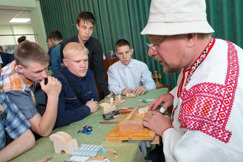 Смена челябинск. Смена ЧТЗ.