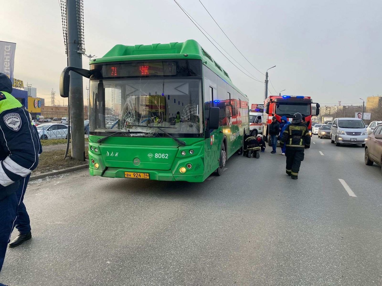 В Челябинске под колесами пассажирского автобуса погиб пешеход