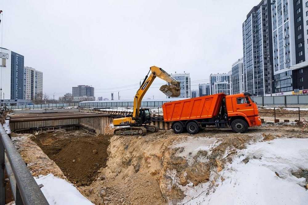 Политолог Мельников отметил, что строительство метротрама в Челябинске продолжается по плану