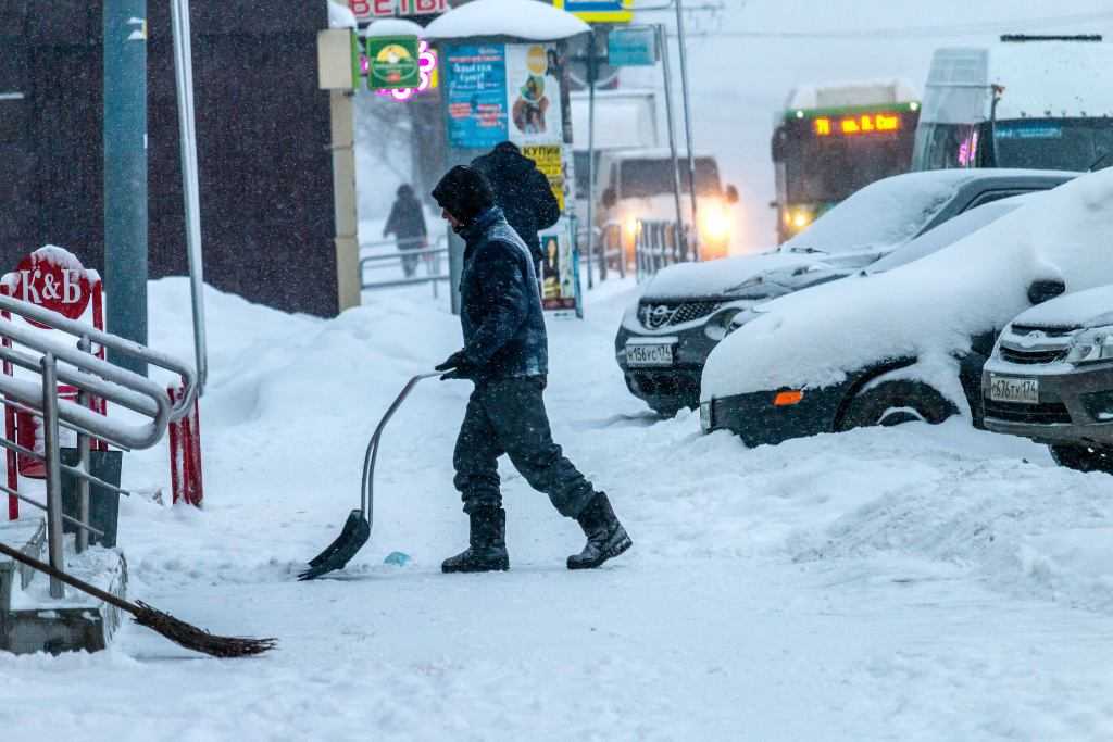 Алексей Текслер о снегопаде: «Зима впереди, это разведка боем»