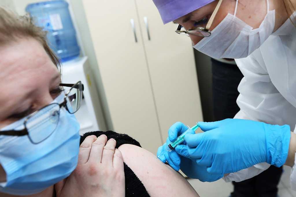 В Челябинскую область прибыли 17800 доз вакцины от коронавируса «Спутник Лайт» 
