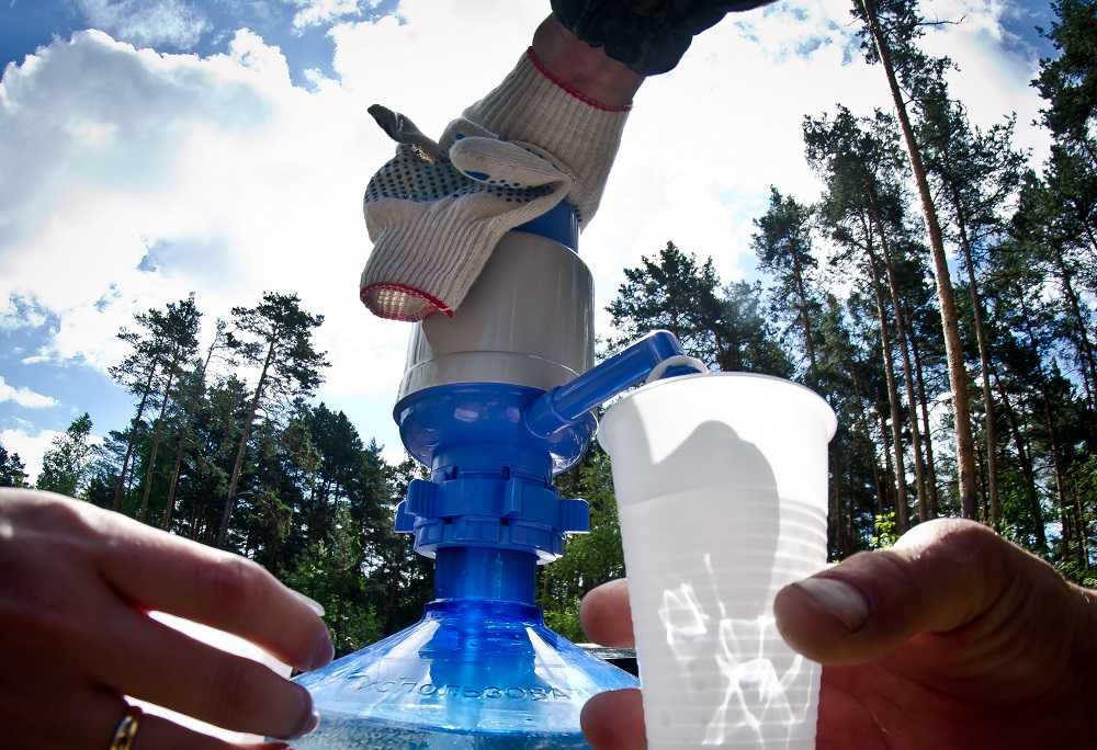Челябинцы чаще пьют воду из-под крана, чем жители Екатеринбурга и Краснодара