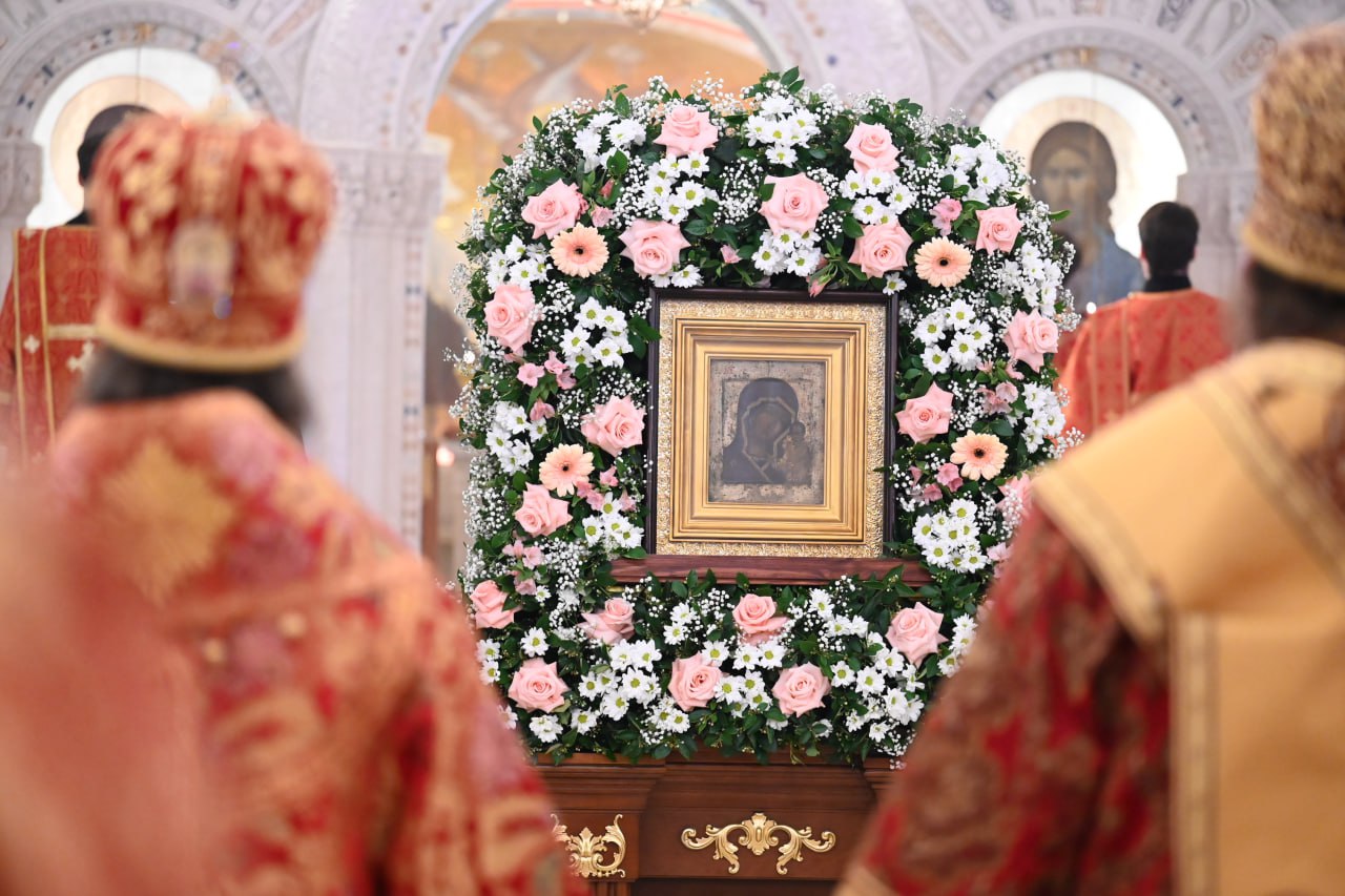 В Челябинск доставили чудотворный список Казанской иконы Божьей Матери