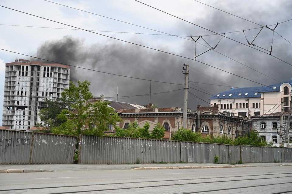 Озвучена причина крупного пожара в недострое в центре Челябинска