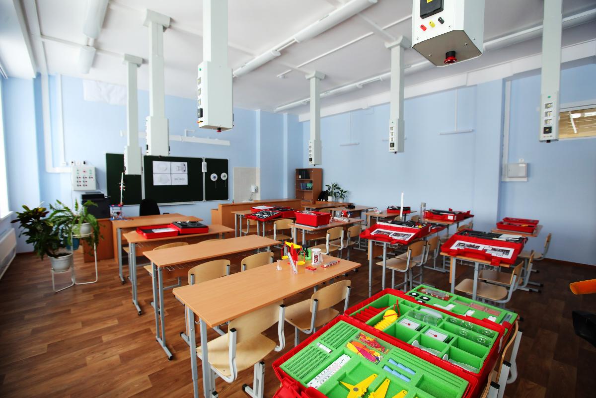 В одну из школ Челябинска ученик второго класса принес нож