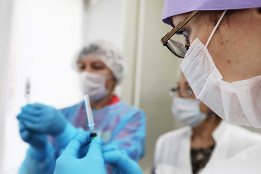 В Челябинскую область доставили новую партию вакцины от COVID-19