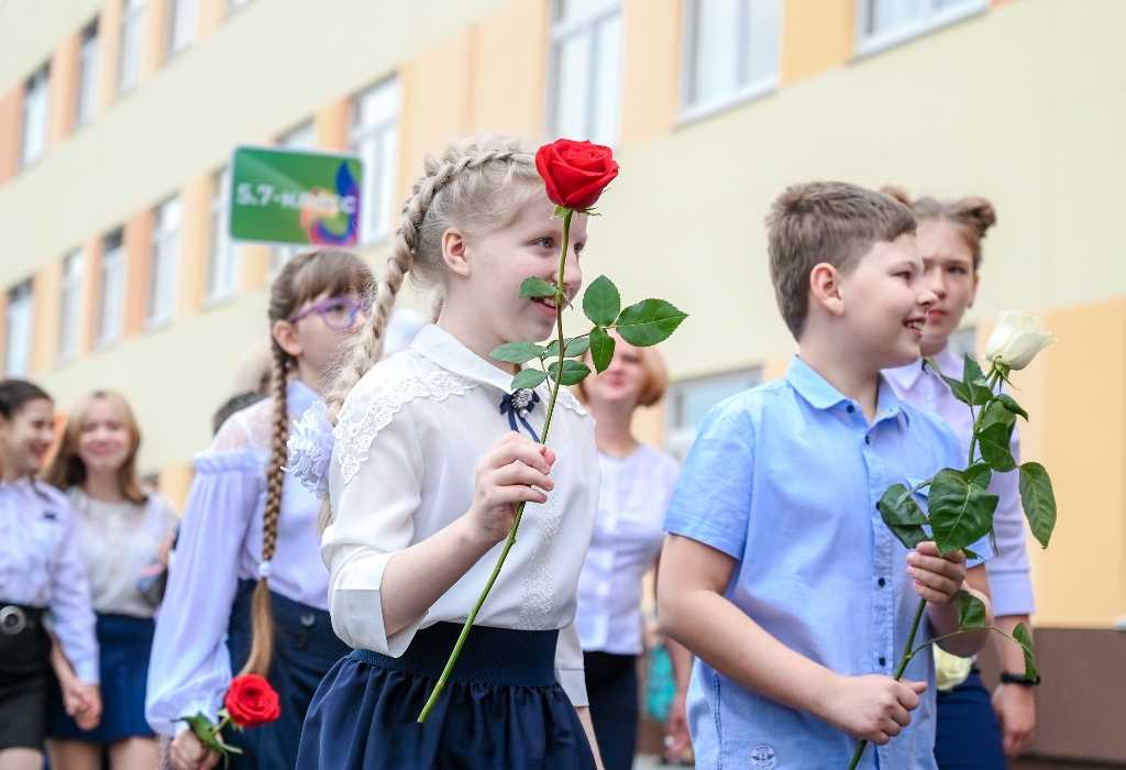Разрешат ли родителям Челябинской области прийти на 1 сентября в школы