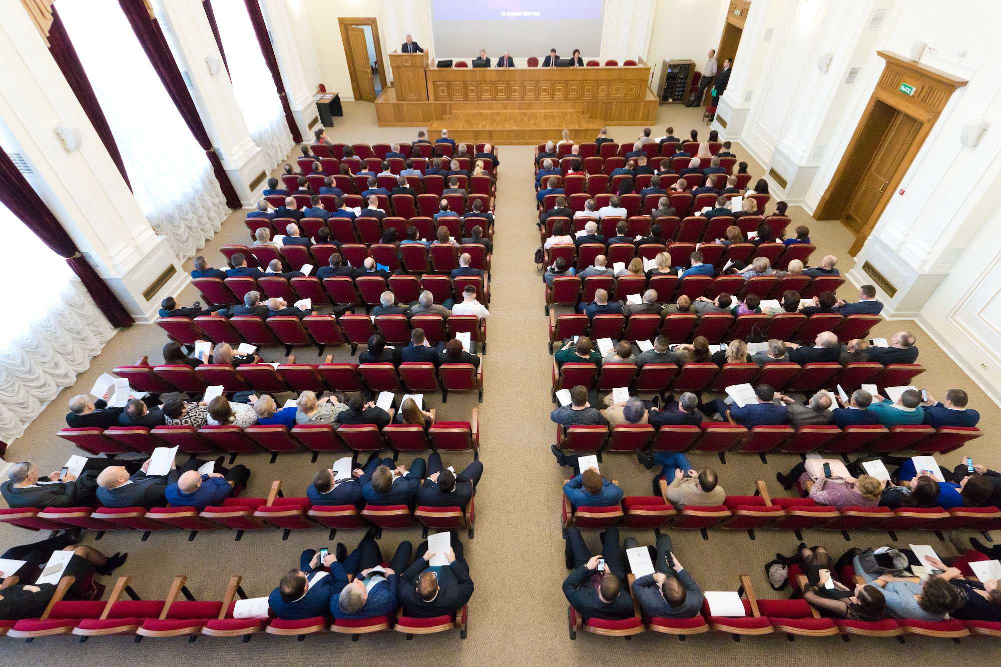 Сколько женщин-депутатов будет работать в южноуральском парламенте