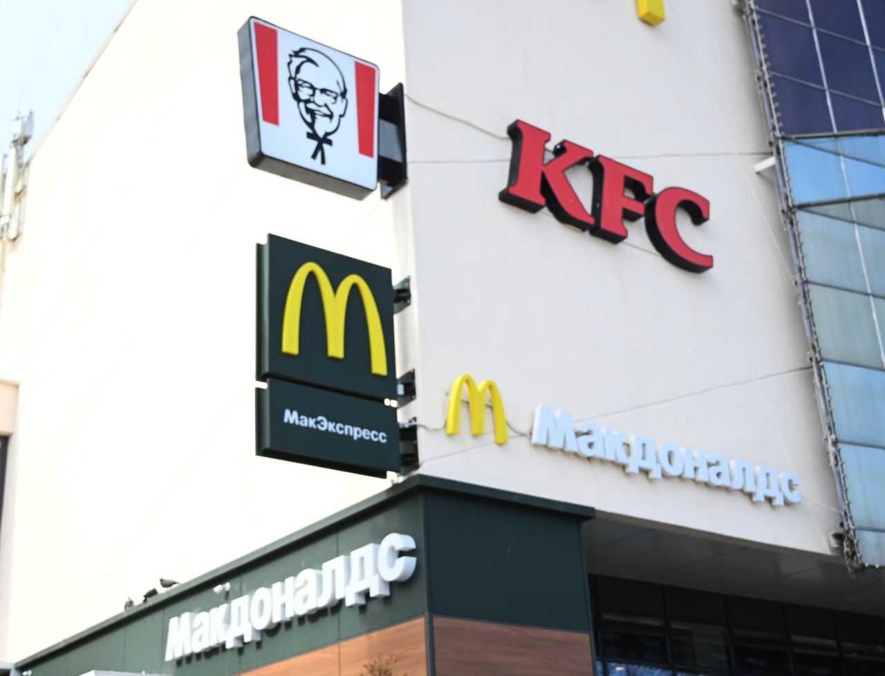 Рестораны сети «Макдоналдс» работают в Челябинске, несмотря на заявления об уходе с рынка
