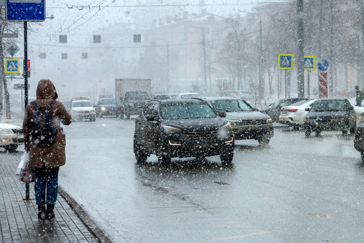 Снег, метель и гололед пришли в Челябинскую область
