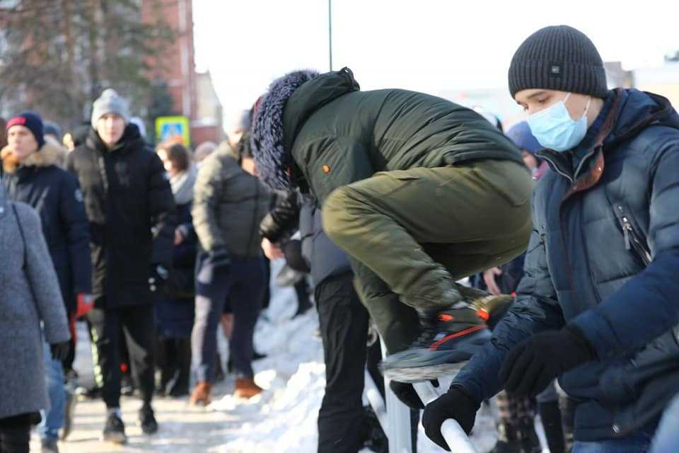 В толпе митингующих заметили воров-карманников