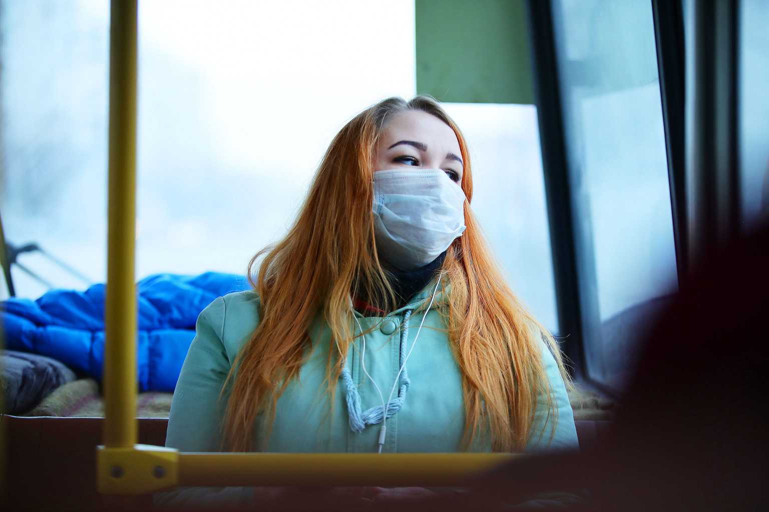 Сколько челябинцев используют маски при поездках в транспорте