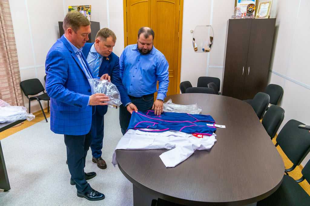 На Южном Урале врачи районной больницы получили медицинские халаты