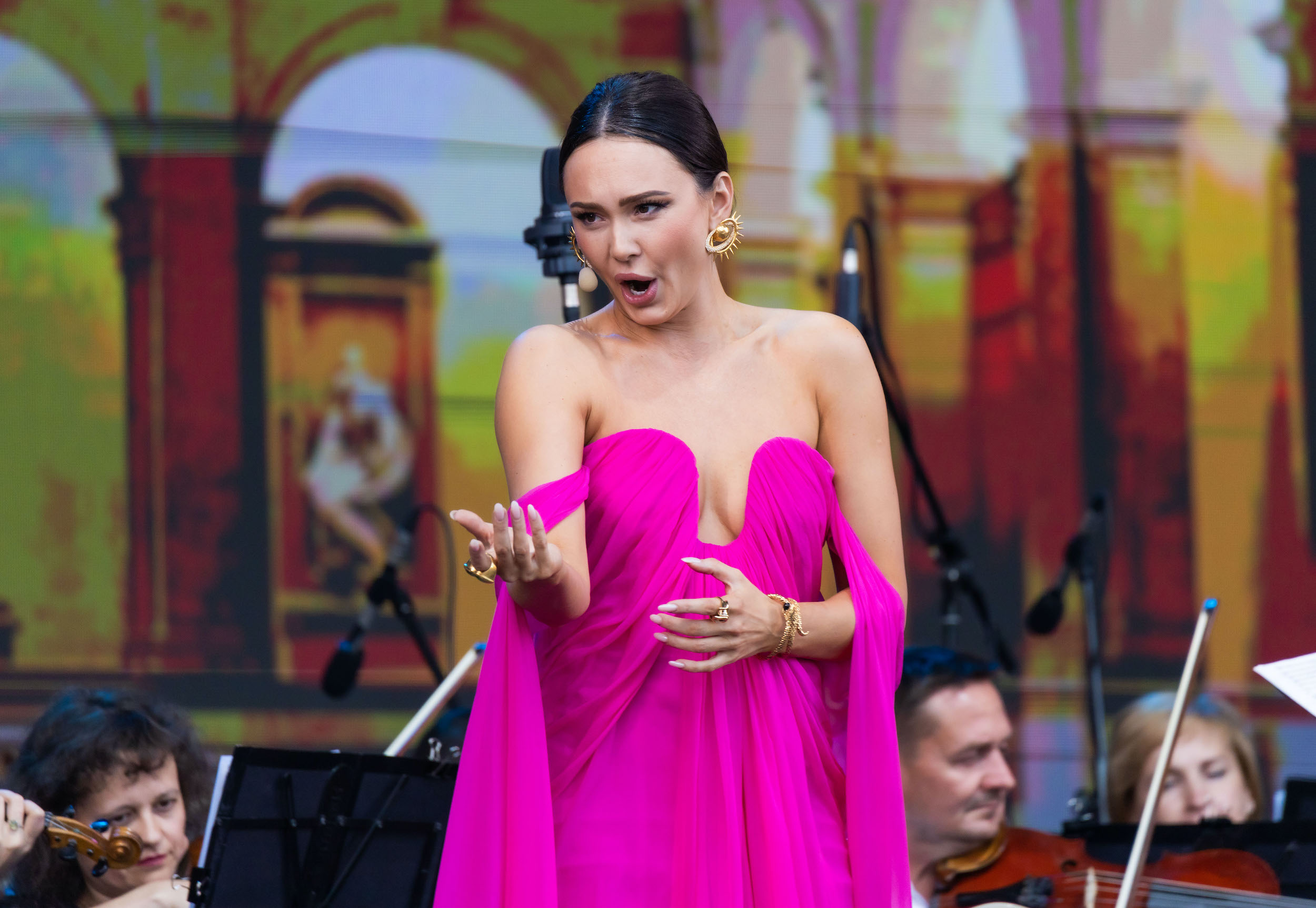 Звезда мировой оперной сцены Аида Гарифуллина выступила в Челябинске на концерте под открытым небом